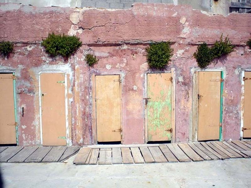 searches for untouched and wild beaches, exclusive location agency based in Marseille