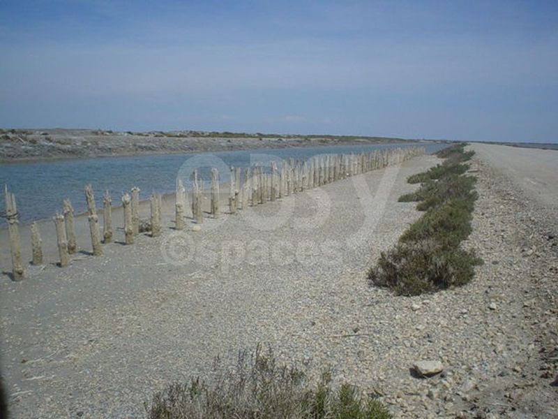 rental of locations suitable for cinema filmmaking film photography in the cities of Marseille and Arles in Southern France