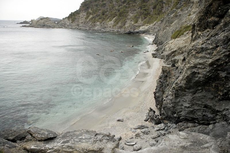 Where can you find the most beautiful and picturesque locations for shooting in the southern region?