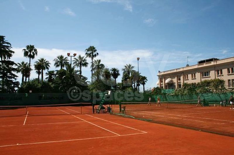 photogenic and beautifully located tennis court rentals available in the famous cities of Nice, Cannes, and Monaco