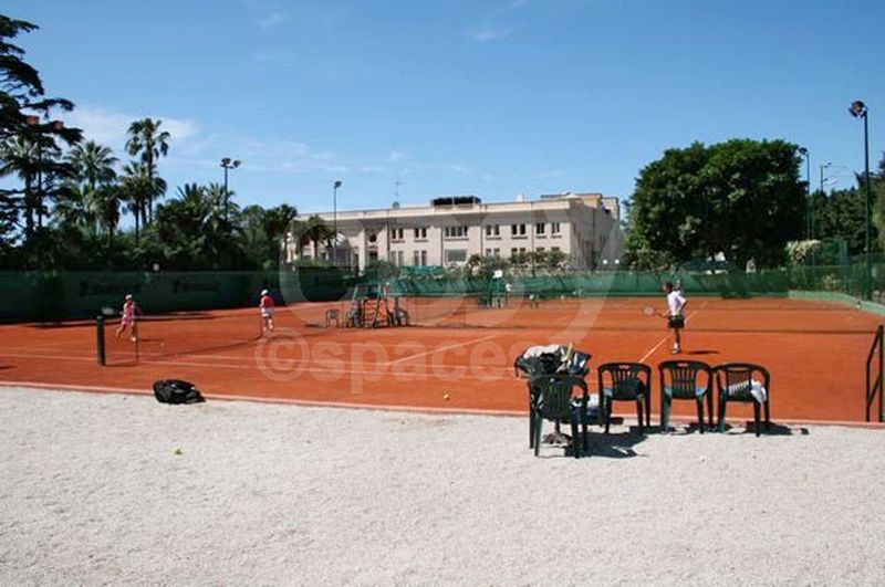 Rent tennis courts for filming purposes in the Provence-Alpes-Côte d'Azur region near the city of Nice