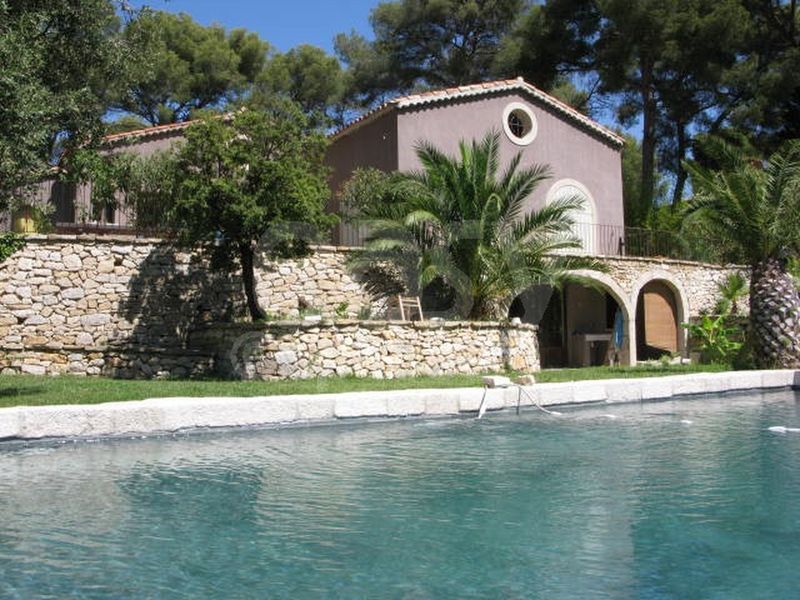 film shooting decoration set representing scenes from Marseille in the Provence-Alpes-Côte d'Azur region