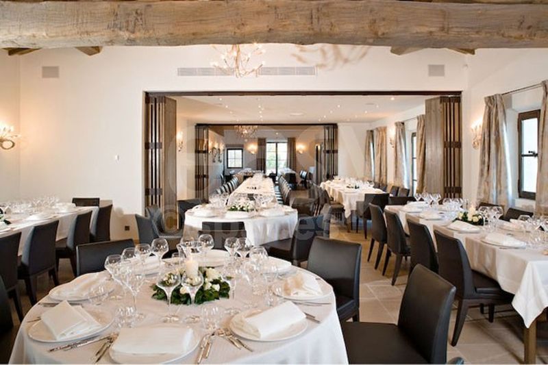 Rental of a traditional Provençal farmhouse for professional photo production in the Luberon region of France