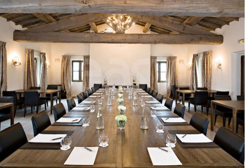 Villa rental located among the picturesque vineyards ideal for a professional photo shoot in the beautiful Luberon region situated in the south of France