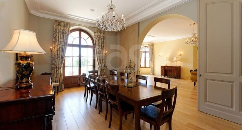 Rent an exceptional and prestigious venue located in the beautiful south of France for your special event