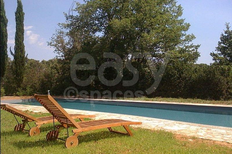 House rental option with a spacious garden available for outdoor furniture catalog