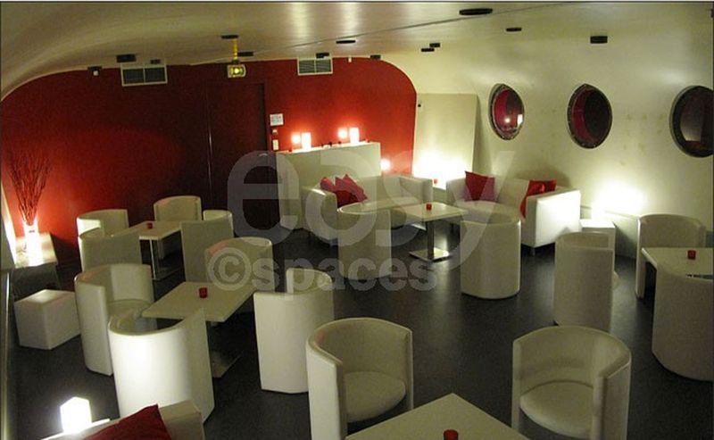 Conference room rental venue located in the central region of France suitable for various events and meetings