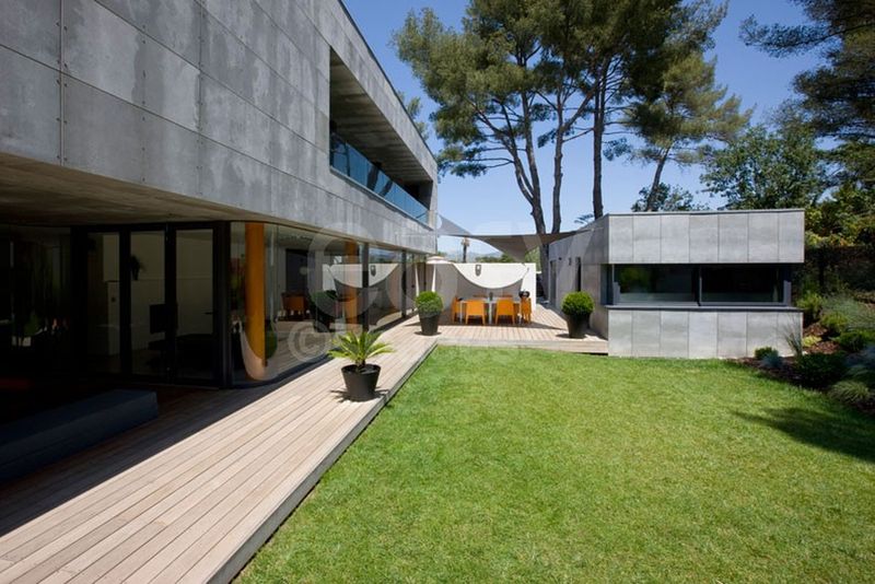 rental of prestigious luxury houses ideally situated for an exclusive film shoot in Marseille 13 PACA