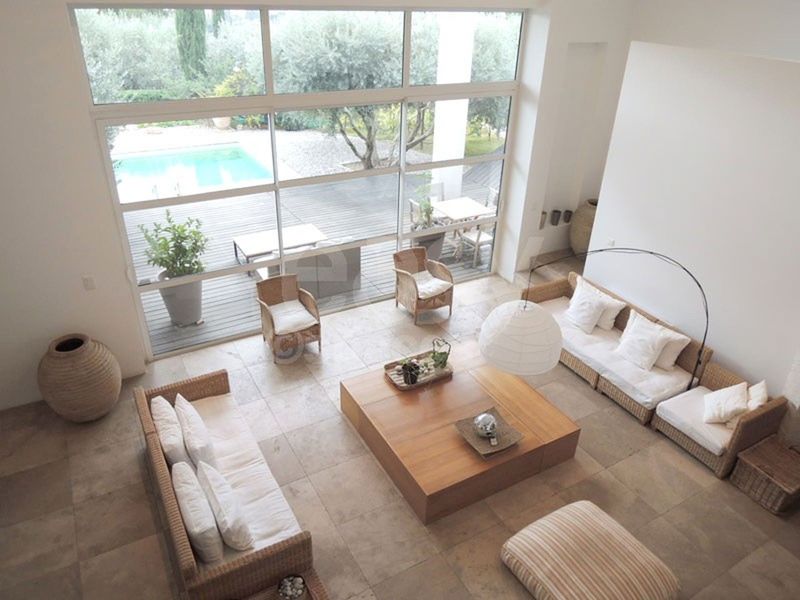 Organizing and Hosting a Fashion Show Event in a Villa Located in the South of France