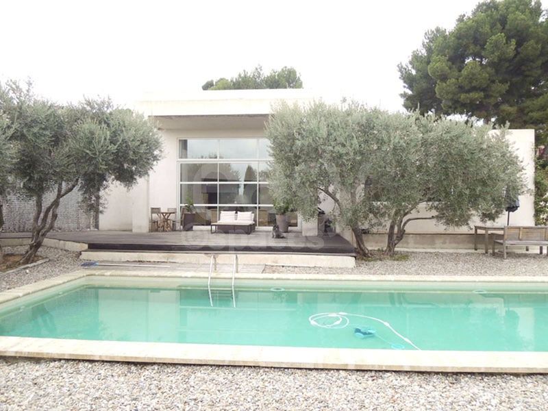 Renting an architect-designed house suitable for film productions or photo shoots located in Marseille, in the southern region of France