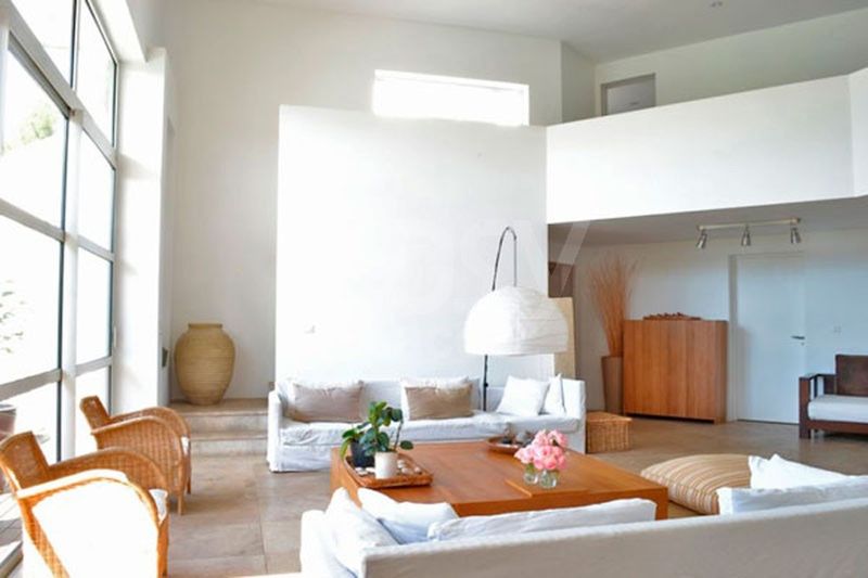 film set rental in Marseille, located in the South of France, in the beautiful Provence-Alpes-Côte d'Azur (PACA) region, department 13