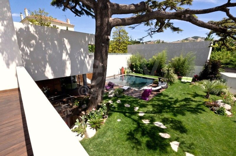 exceptional houses suitable for film shooting, photo production, and various media projects in the South of France, specifically in the PACA region and department 13