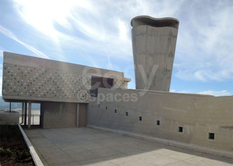 rental of an architect-designed house from the 1950s located in Marseille in the Provence-Alpes-Côte d'Azur region