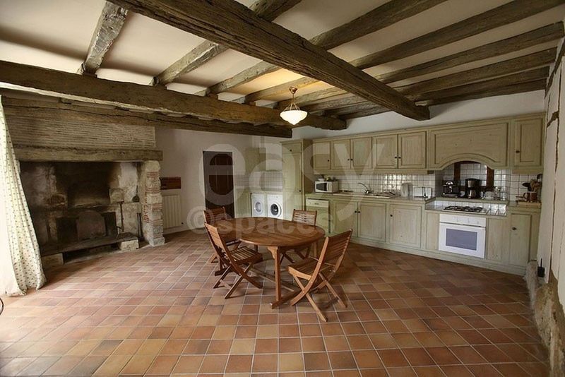 Exceptional and unique location featuring a swimming pool designed specifically for filming and photographic production in the southwest region 47