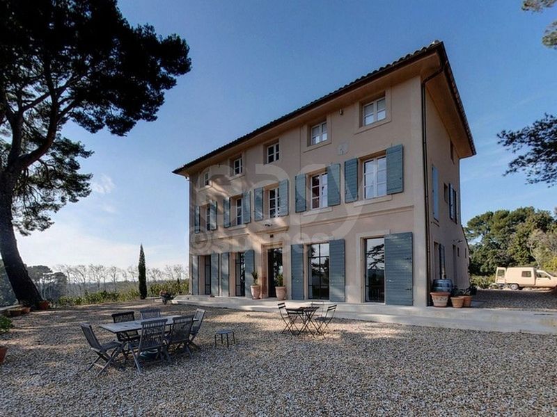 Unusual and Unique Venues Perfectly Suitable for Hosting Professional Events in the Paca Region