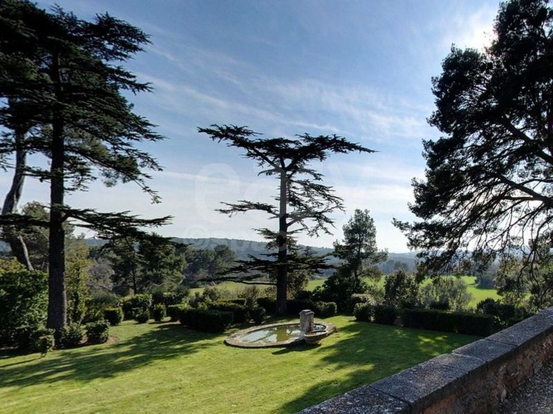 film set rental services available in aix en provence located within the paca region