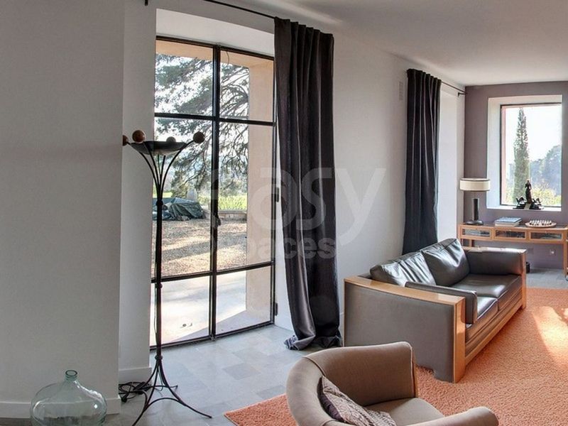 beautiful and stunning filming locations in the Provence-Alpes-Côte d'Azur region