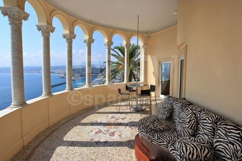 an exceptional and unique venue perfectly suited for organizing elegant cocktail receptions in the beautiful south of France