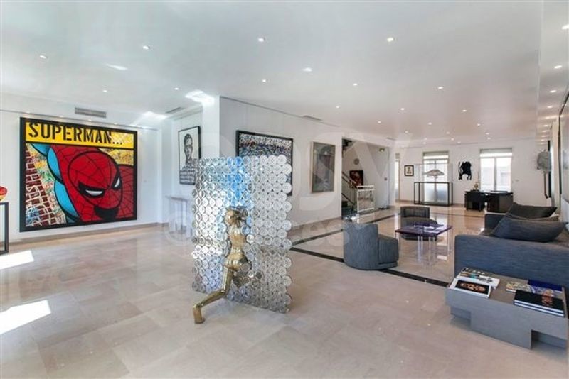 A beautiful and versatile place for hosting photos, events, and filming at the Cannes Palais des Festivals