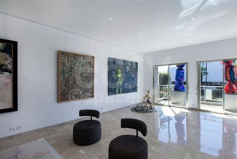 Modern and Spacious Venue Available for Rent Suitable for Photo Shoots and Video Productions 06