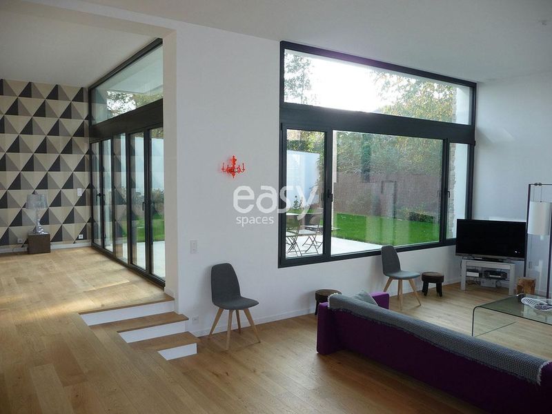 rent a private house for a photo shoot in paris with exclusive privacy and comfort