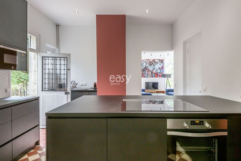 to suggest a suitable shooting location for filming purposes