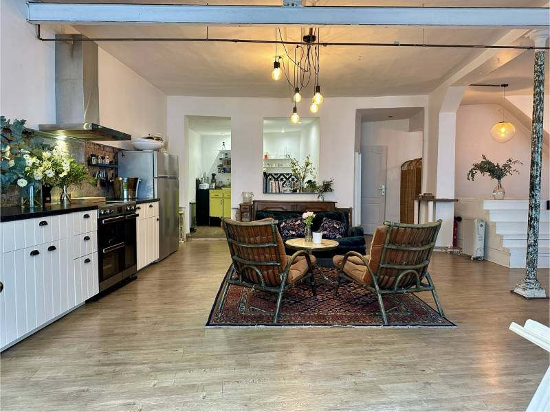 apartment available for rent in Paris, FRANCE, suitable for hosting various types of events and gatherings