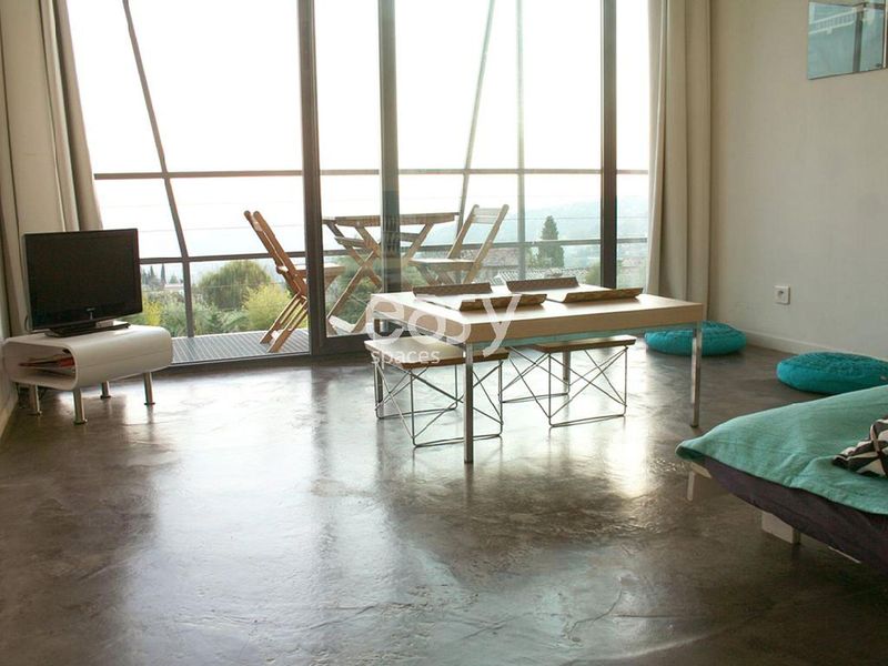 decorative setup for filming or photography shoots in the beautiful city of Nice