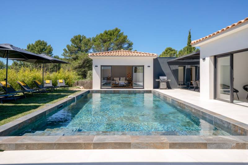 Rent a modern location for a professional photo shoot in the beautiful South of France