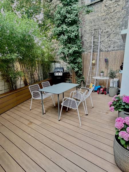 shooting location with terrace in Paris, France, featuring a charming outdoor space for memorable photo sessions