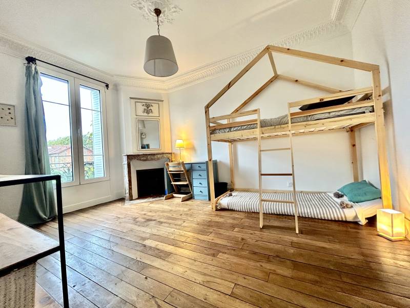 House Rental for Professional Photo Production in Paris, France with Ideal Facilities