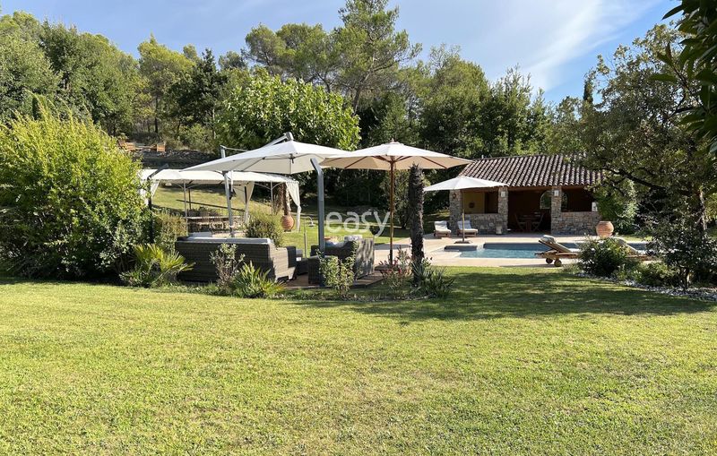 villa with garden available for rent for filming purposes in Aix en Provence, FRANCE