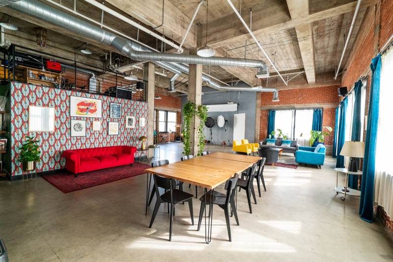 Loft available for rent specifically designed and perfectly suited for professional photo shoots in Los Angeles