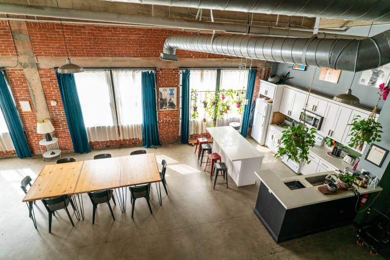 Industrial Loft Rental Available for Lease in Los Angeles, France