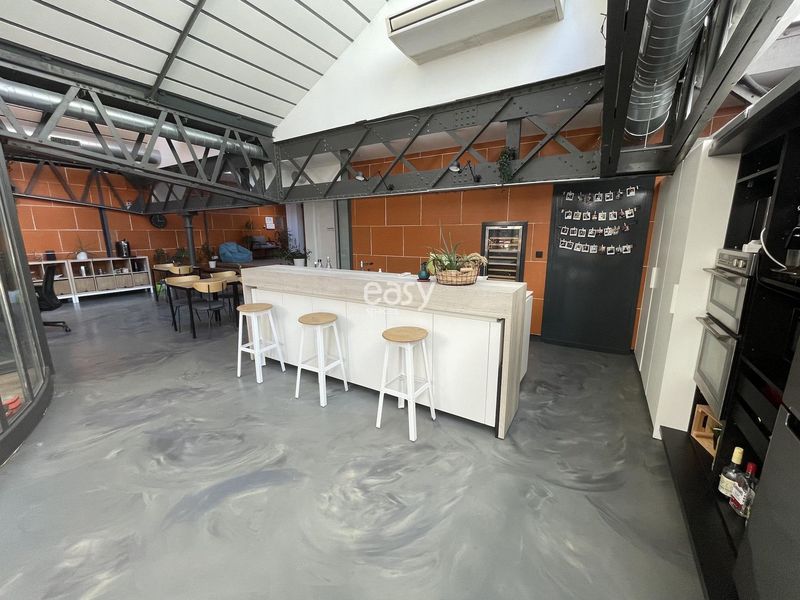 Industrial Loft Available for Rent in Lyon Perfect for Shooting and Event Projects in a Unique Space
