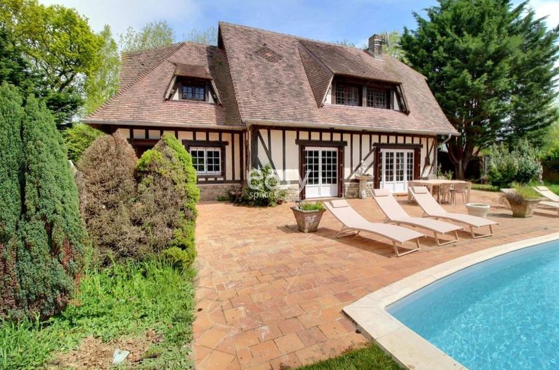 Location of the shooting venue in Caen, France, for professional photography or filming purposes