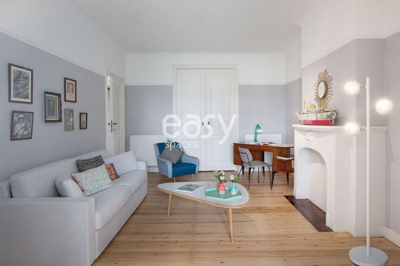 rent a large and fully equipped showroom space located in the vibrant city of Brussels