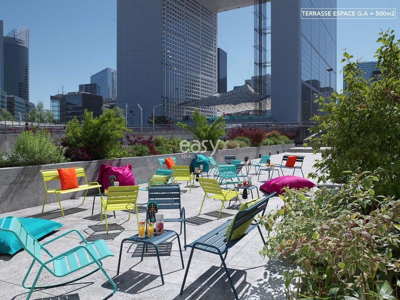 Where to find a rooftop location for organizing a memorable event in Paris, France