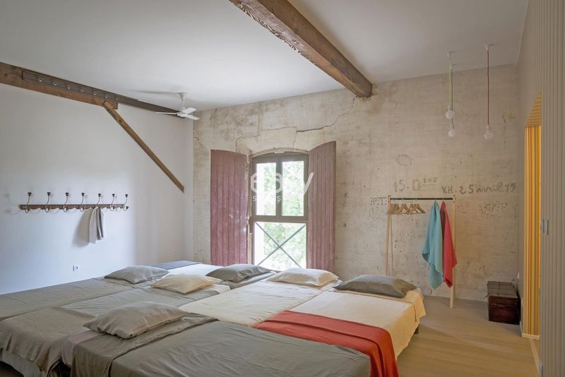 decor for a professional photo production set in the city of Nîmes