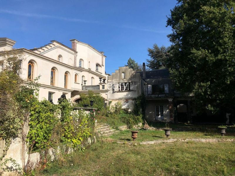 Unique and Uncommon Place Available for Rental for a Photo Shooting Session in Paris