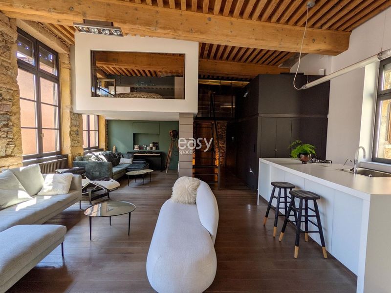 Loft available for rent for filming and photo shoots located in Lyon, FRANCE