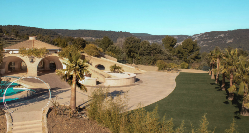 Place designated for the official and organized vehicle launch event along the picturesque French Riviera coast in FRANCE
