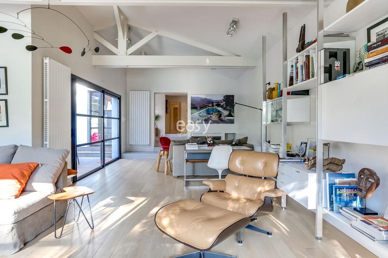 modern villa available for rent specifically designed for filming purposes located in Hossegor