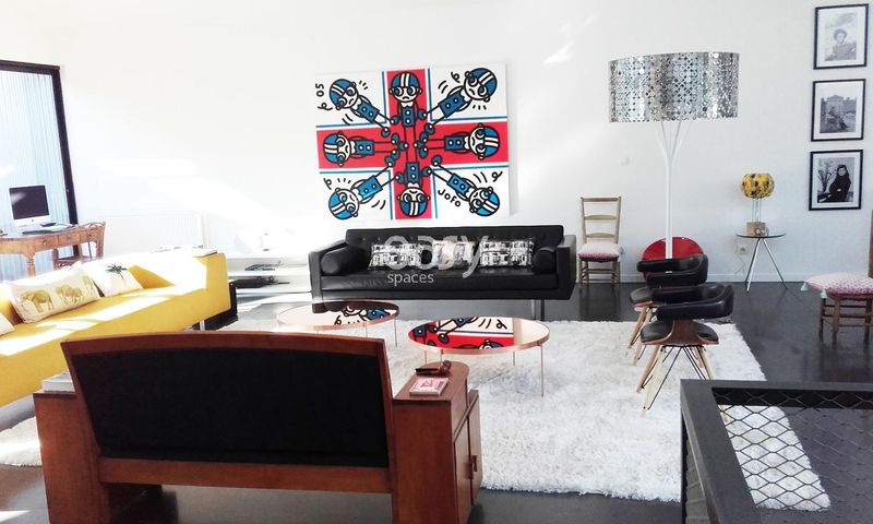 location of the photoshoot in the beautiful city of Bordeaux