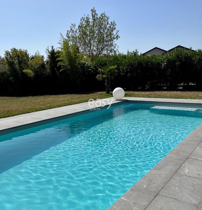 Villa available for professional photo shoot sessions in Lyon, FRANCE