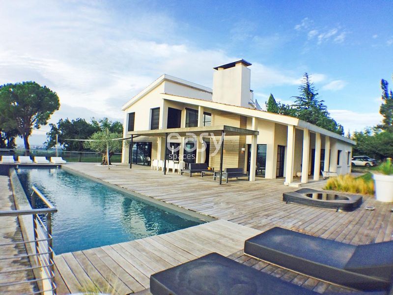 contemporary villa available for rent specifically designed for the exclusive product launch event