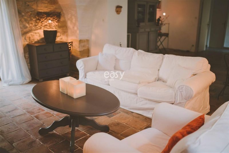 rental of a rustic and picturesque outdoor shooting location in the countryside