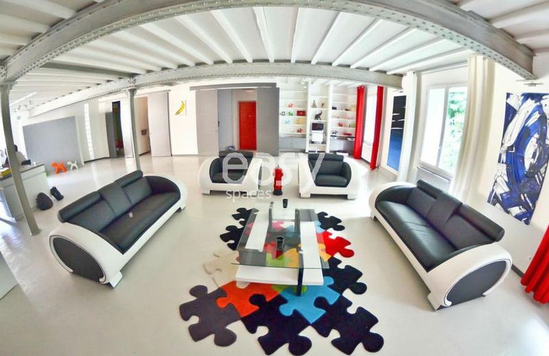 Industrial style loft designed specifically for photo shoots located in the center of Lyon