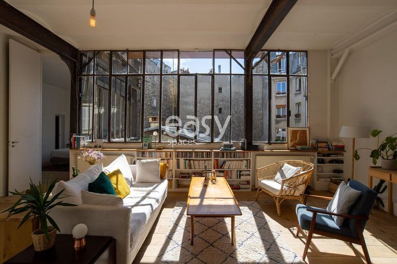 Industrial location available for filming in Paris, perfect for shooting scenes requiring an authentic Parisian industrial environment