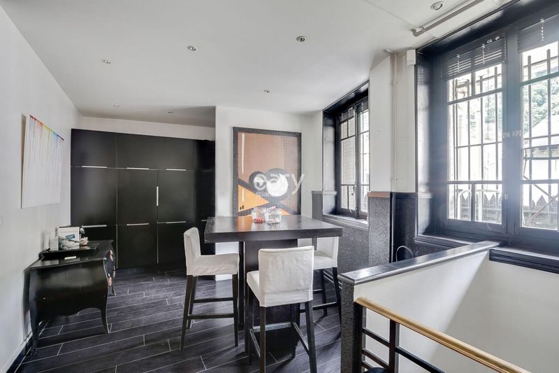 find a unique and unusual space located right in the heart of the city center of Lyon